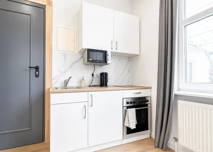 Apartment Beautiful 2br Apt, Near Meidling Station