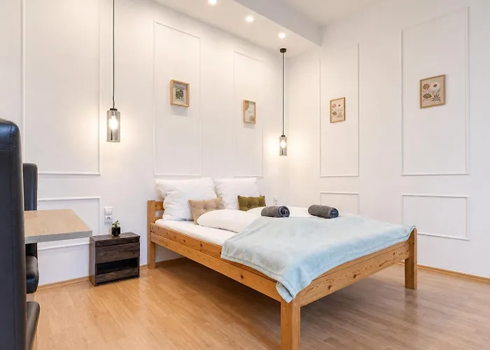 Apartment Beautiful 2br Apt, Near Meidling Station *