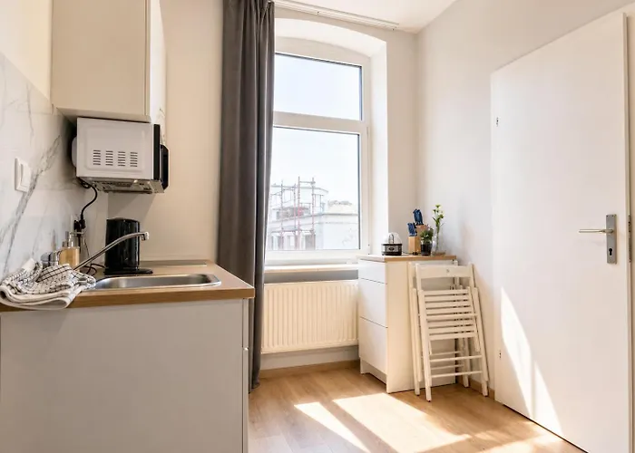 Apartment Beautiful 2br Apt, Near Meidling Station